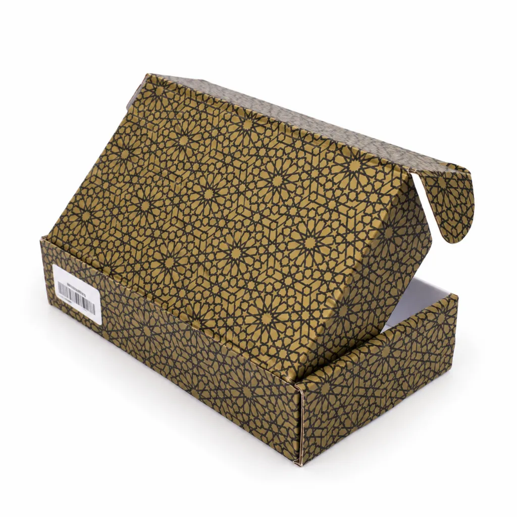BM01 02 GOLDBLACK-4.webp