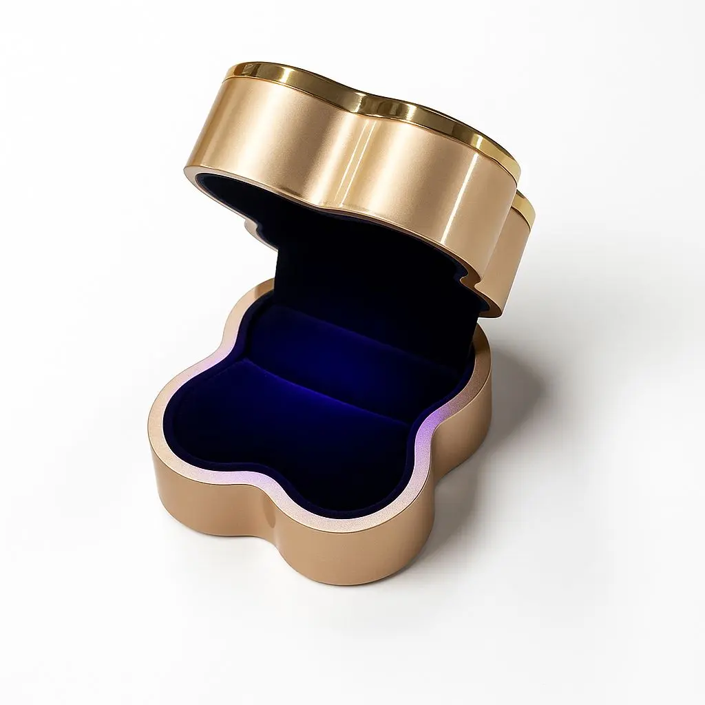 [BJ04SKIN002] BJ 04 SKIN | Metallic Skin Clover-Shaped Hinged Jewelry Box with Contrast Blue Lining