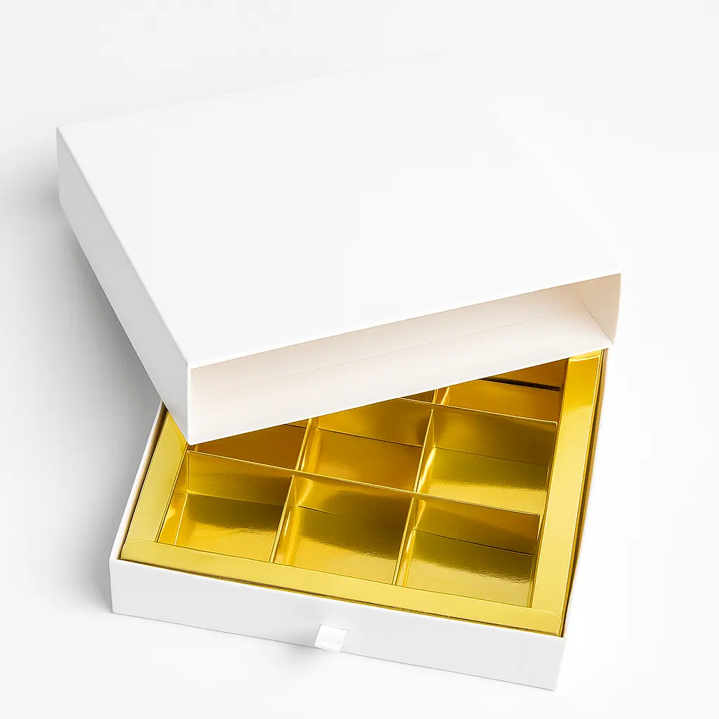 B17 01 White Gift Box | Sweet Gift Box for 1/2kg