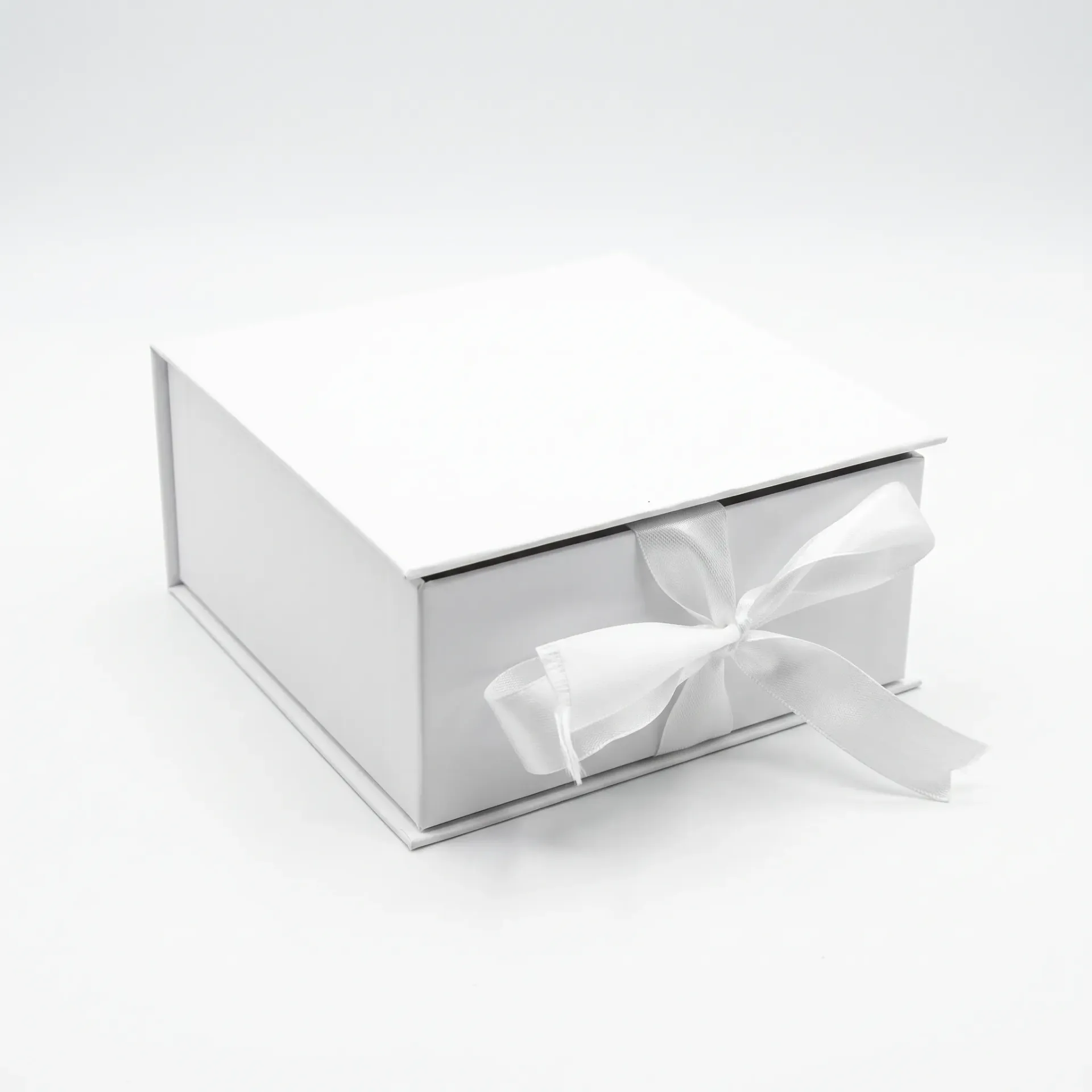 [B20White000] B20 WHITE | Elegant Small White Magnetic Gift Box with Ribbon Bow | Square Favor Box for Wedding Favors, Jewelry & Keepsakes